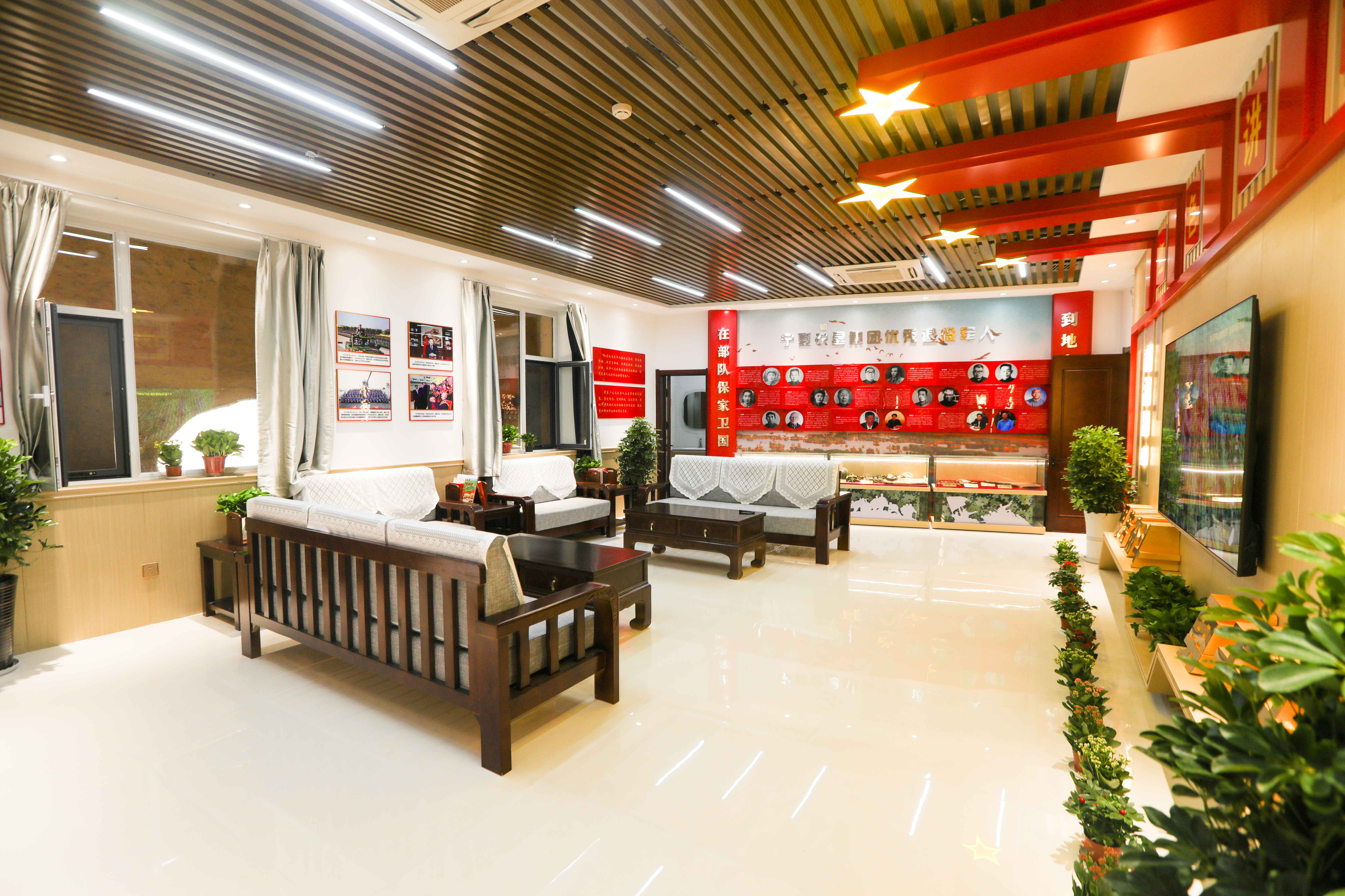 B85A9877.jpg B85A9877.jpg